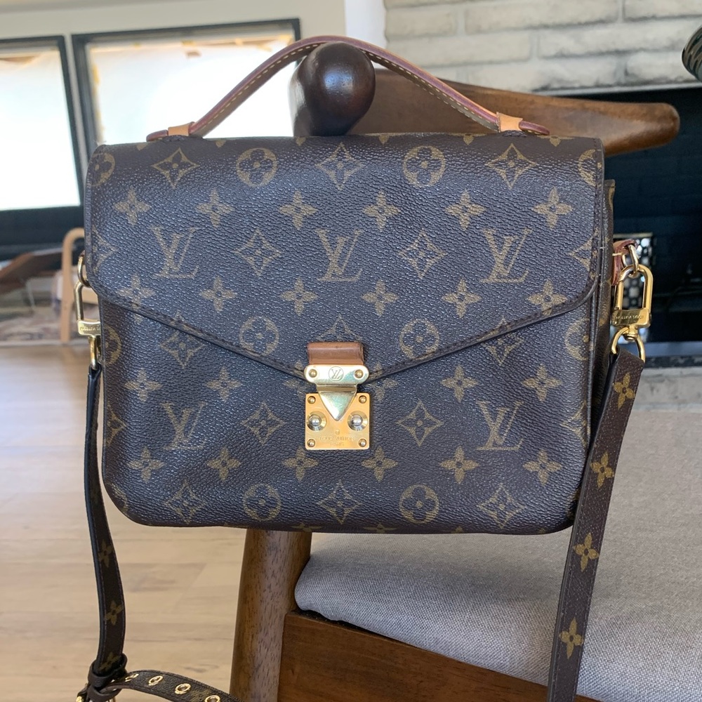 🔴SOLD🔴Louis Vuitton Pochette Métis